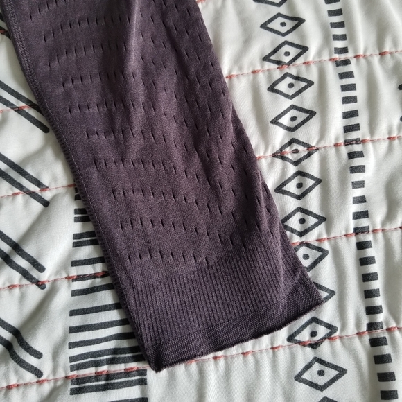 Fabletics Seamless Sculpknit Leggings Small - Picture 9 of 9